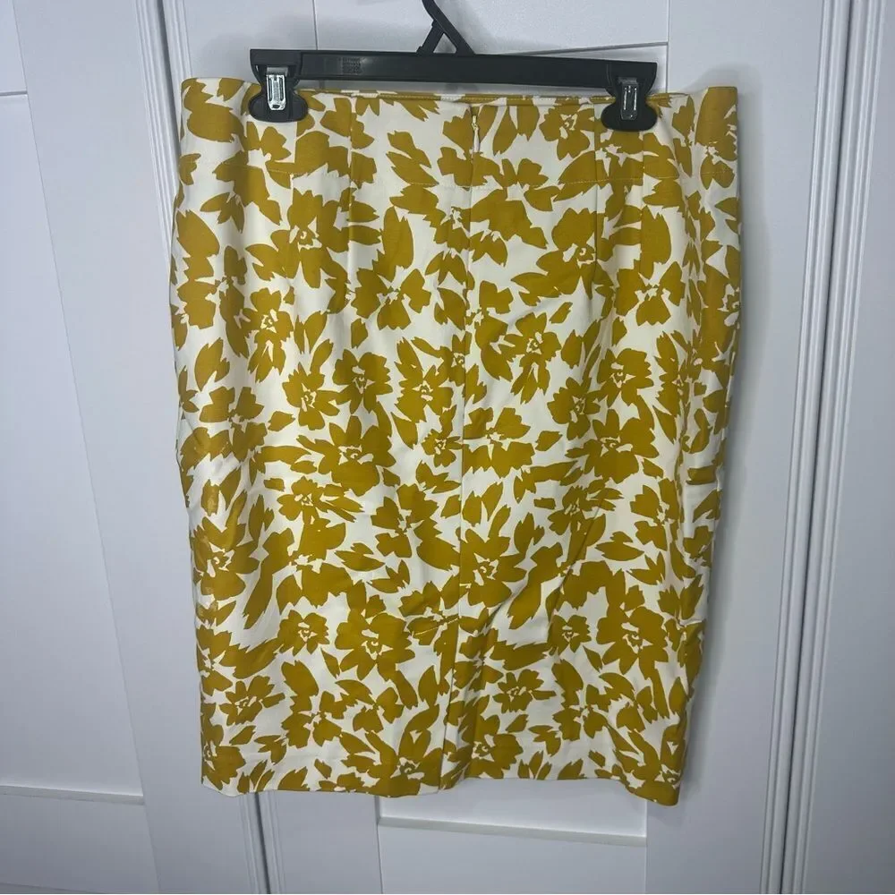 LOFT Yellow Gold Pencil Skirt Knee-Length Casual size 12 (m1)